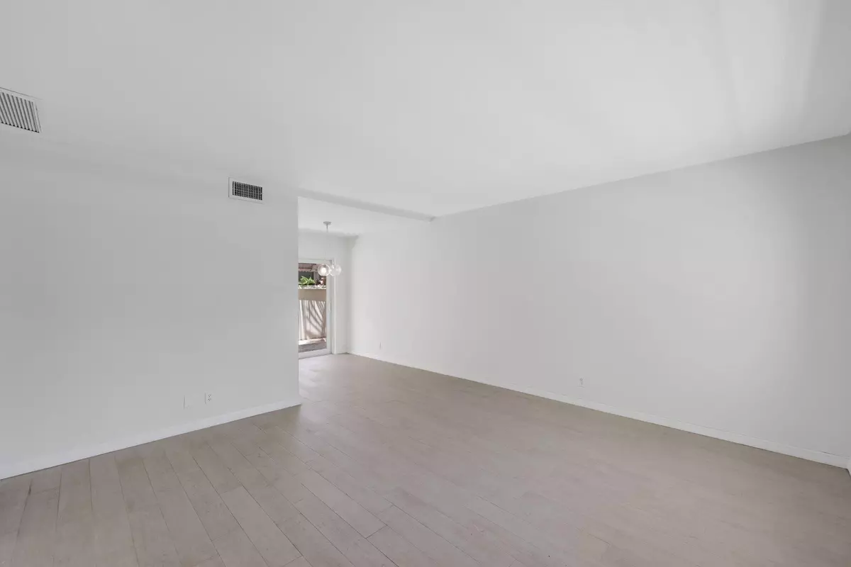 Fort Lauderdale, FL 33304,609 NE 13th AVE 102