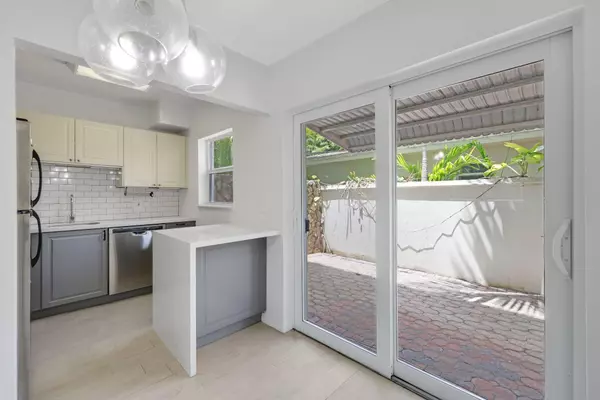 Fort Lauderdale, FL 33304,609 NE 13th AVE 102