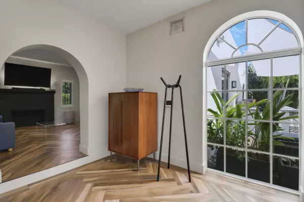 West Palm Beach, FL 33401,529 Biscayne DR