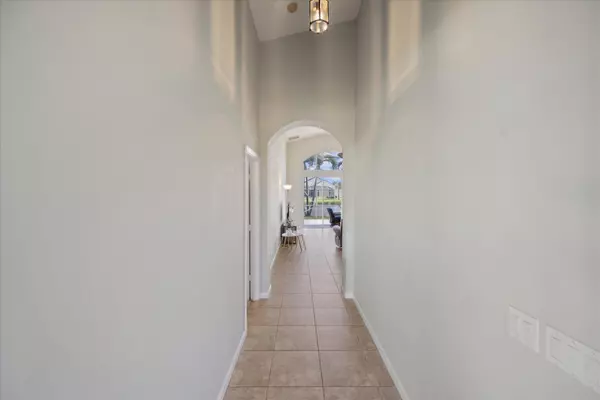 Port Saint Lucie, FL 34986,122 NW Swann Mill CIR
