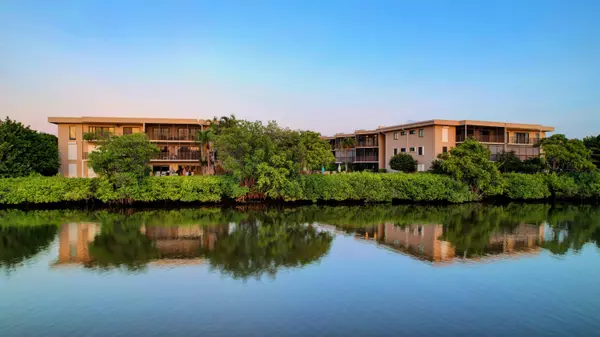 South Palm Beach, FL 33480,3605 S Ocean BLVD 318