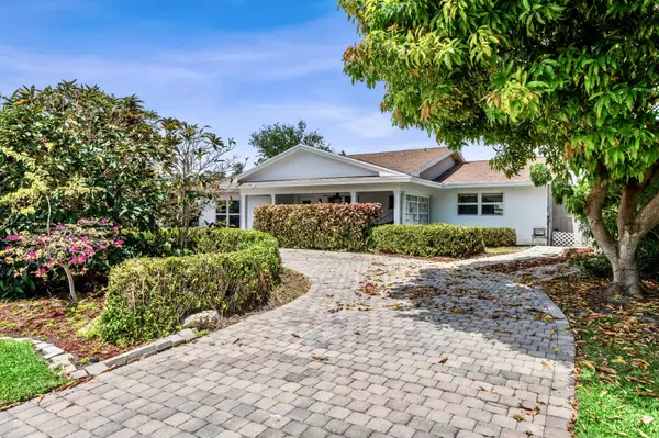 Delray Beach, FL 33444,729 Heron DR