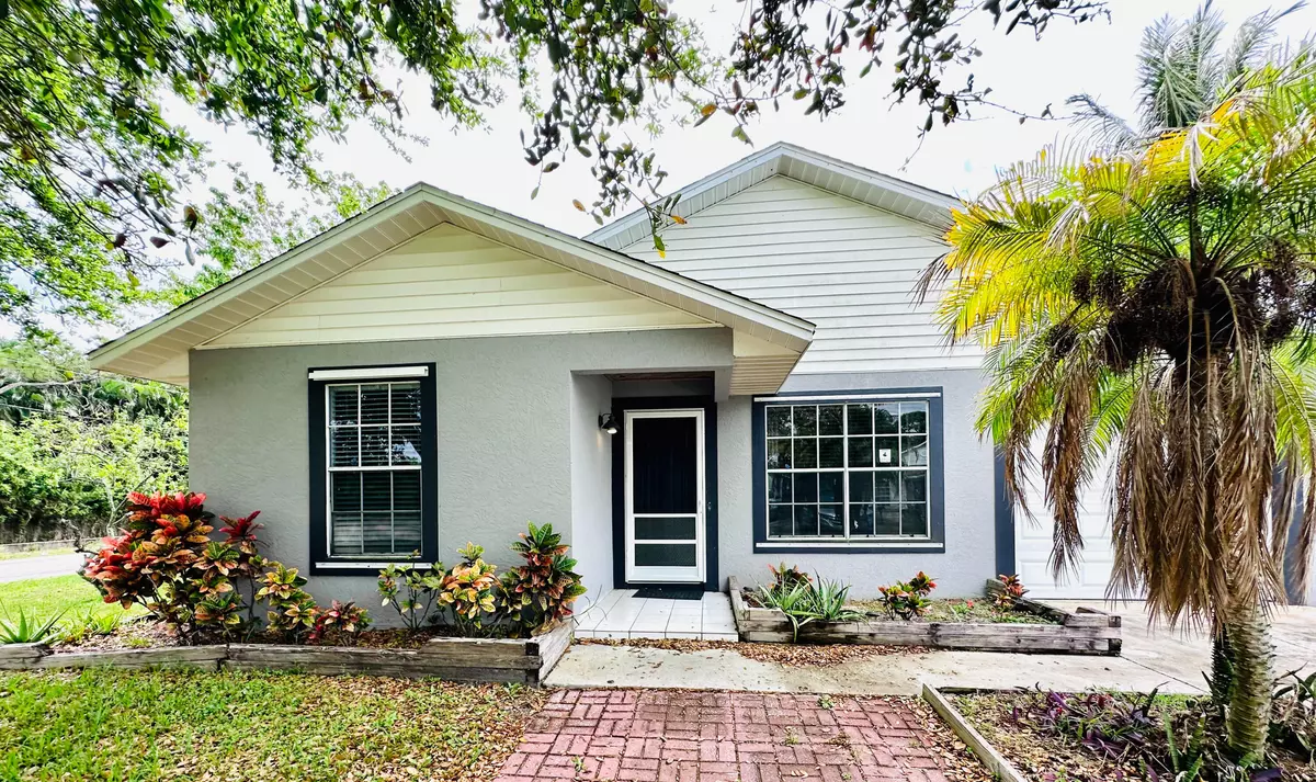 Stuart, FL 34997,5360 SE Dell ST