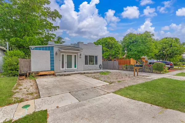 West Palm Beach, FL 33405,516 Nathan Hale RD