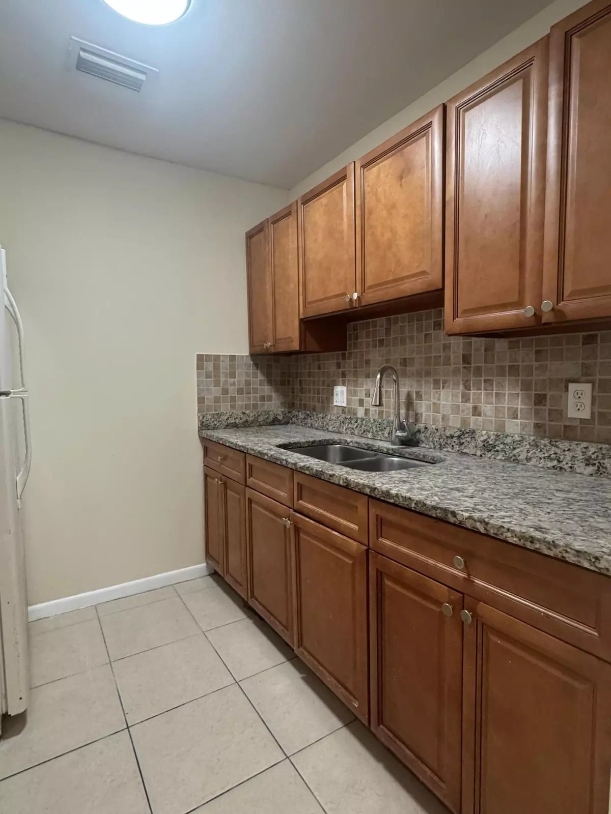Lantana, FL 33462,1324 Gateway DR C4