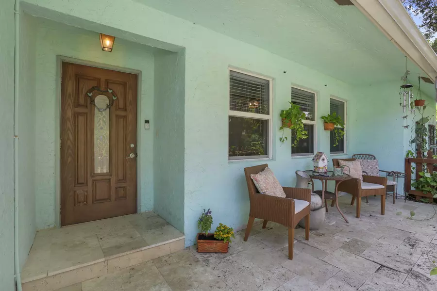 1512 Hummingbird DR, Delray Beach, FL 33444