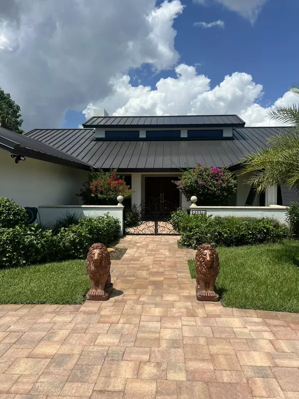 Stuart, FL 34997,5091 SE Burning Tree CIR