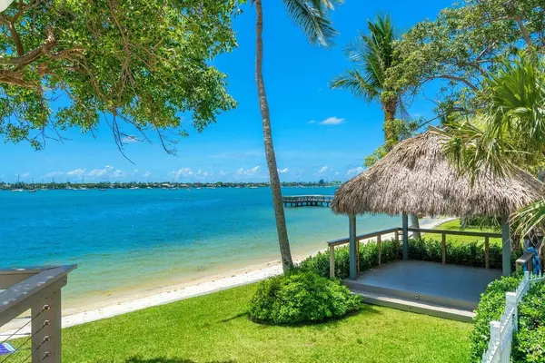 West Palm Beach, FL 33407,5600 N Flagler DR 1904