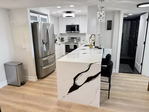 West Palm Beach, FL 33407,5600 N Flagler DR 1904