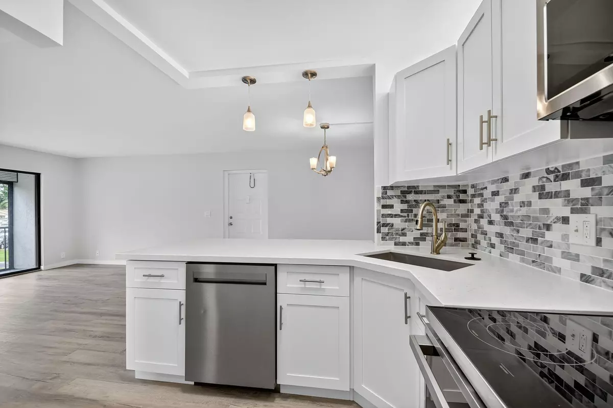 Greenacres, FL 33415,811 Sky Pine WAY D2