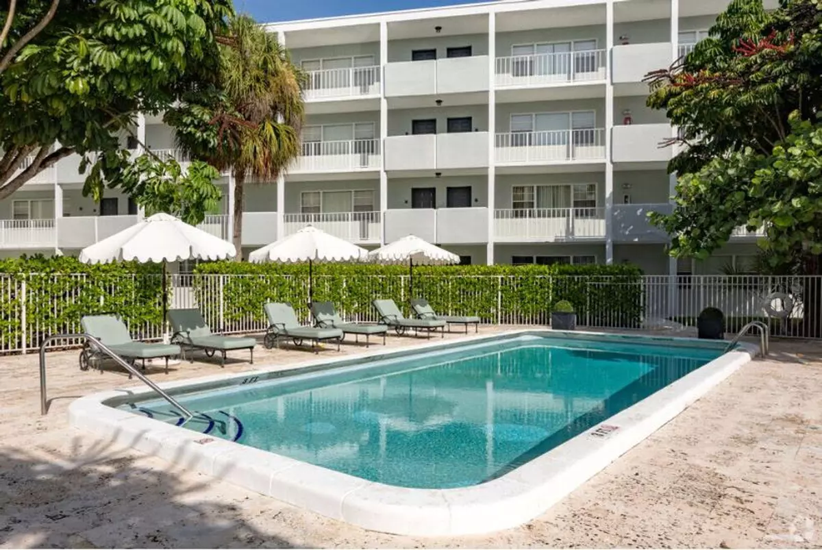 West Palm Beach, FL 33409,2708 Vandiver DR 11c