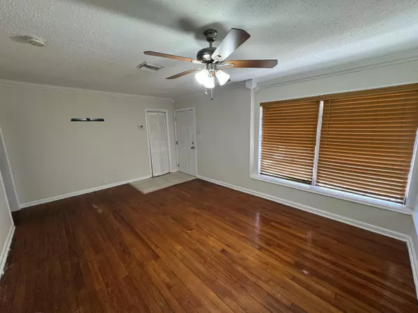 West Palm Beach, FL 33407,517 45th ST