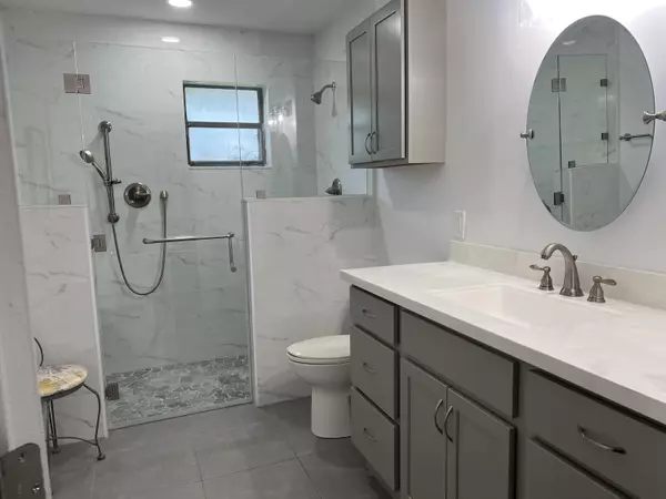 Lake Worth, FL 33467,74 Barberton RD