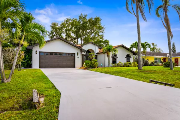 Port Saint Lucie, FL 34983,326 NE Genesee AVE