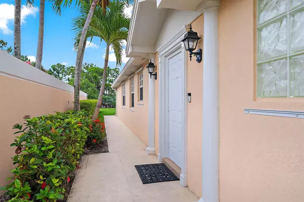 Hobe Sound, FL 33455,9284 SE Hawks Nest CT