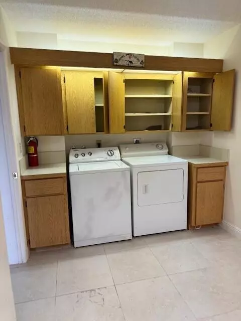 West Palm Beach, FL 33409,2421 Village 102 BLVD 102