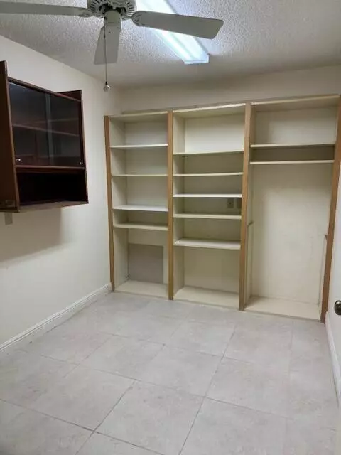 West Palm Beach, FL 33409,2421 Village 102 BLVD 102