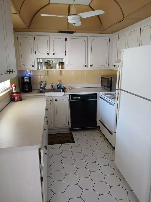 Delray Beach, FL 33446,141 Saxony C TER 141