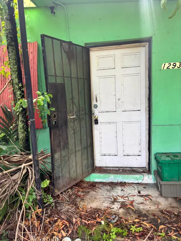 Miami, FL 33167,12931 Westview DR