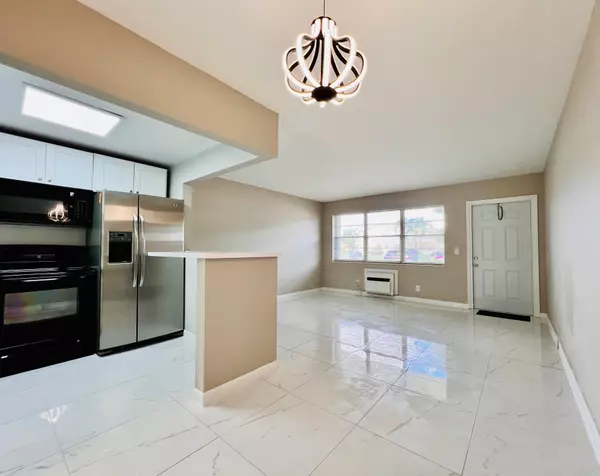 West Palm Beach, FL 33417,246 Northampton M
