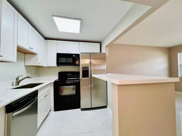 West Palm Beach, FL 33417,246 Northampton M
