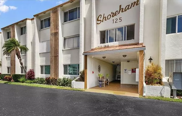 125 Shore CT 205a, North Palm Beach, FL 33408