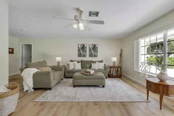 Tequesta, FL 33469,339 Country Club DR