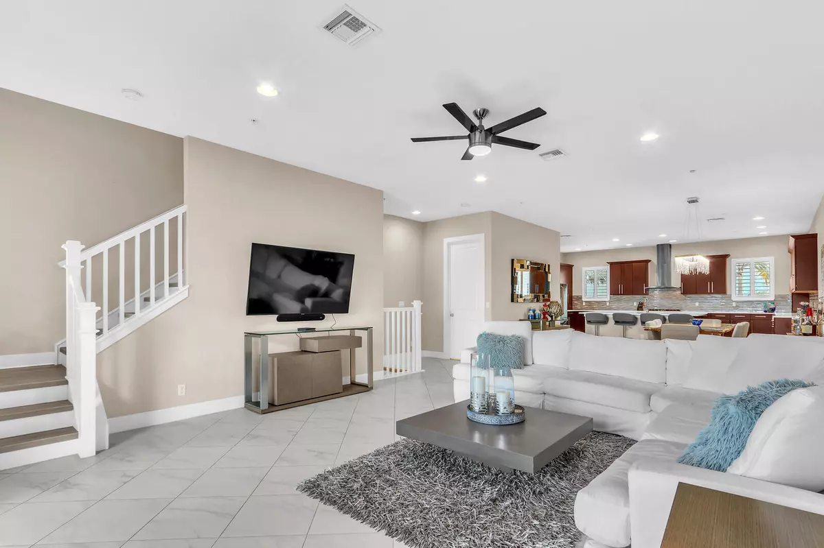 Palm Beach Gardens, FL 33418,13332 Alton RD