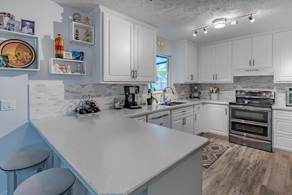 Stuart, FL 34997,3048 SE Orchid ST