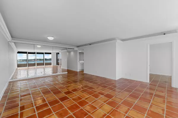 West Palm Beach, FL 33401,529 S Flagler DR 6g