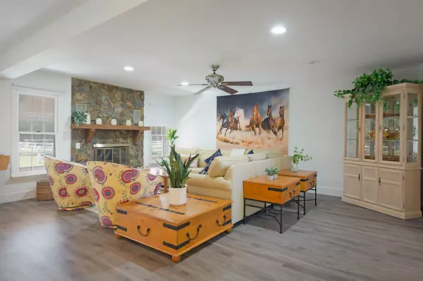 Loxahatchee Groves, FL 33470,13346 Casey RD