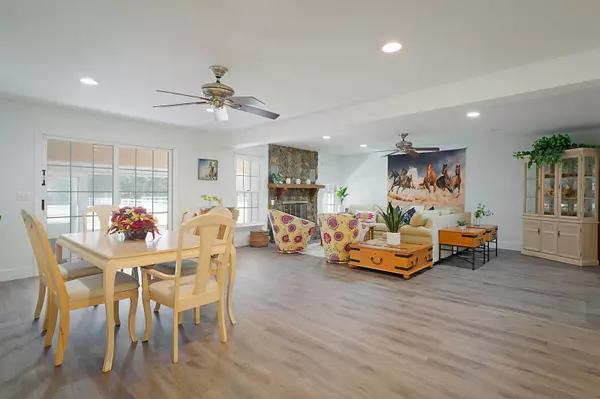 Loxahatchee Groves, FL 33470,13346 Casey RD