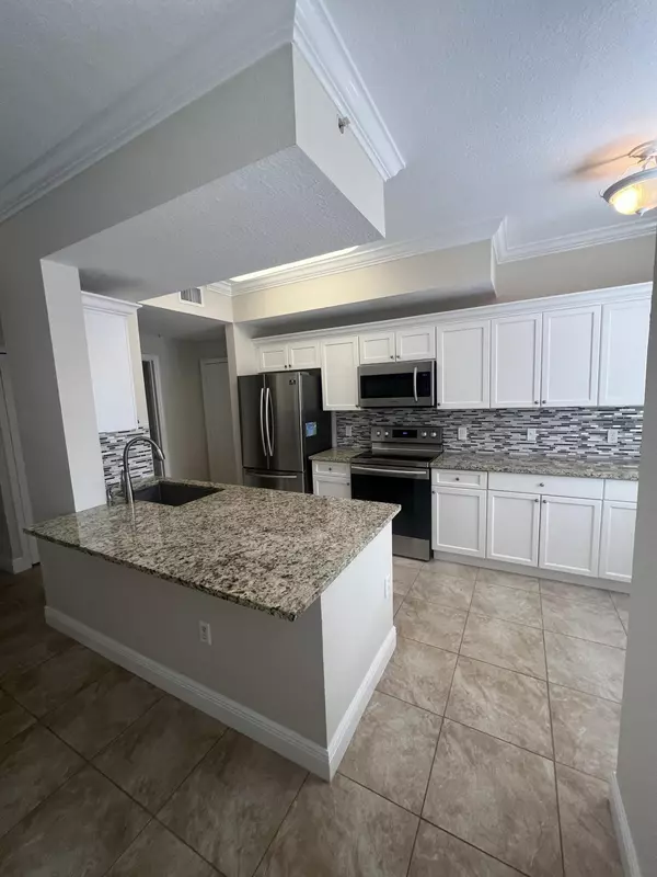 11016 Legacy DR 101, Palm Beach Gardens, FL 33410