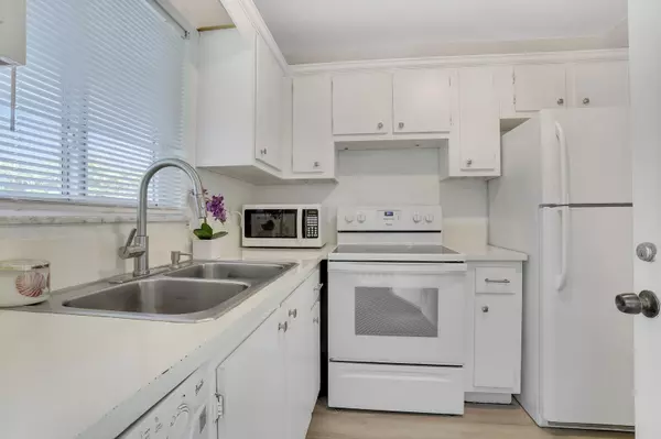Tequesta, FL 33469,2 Garden 205m ST 205m