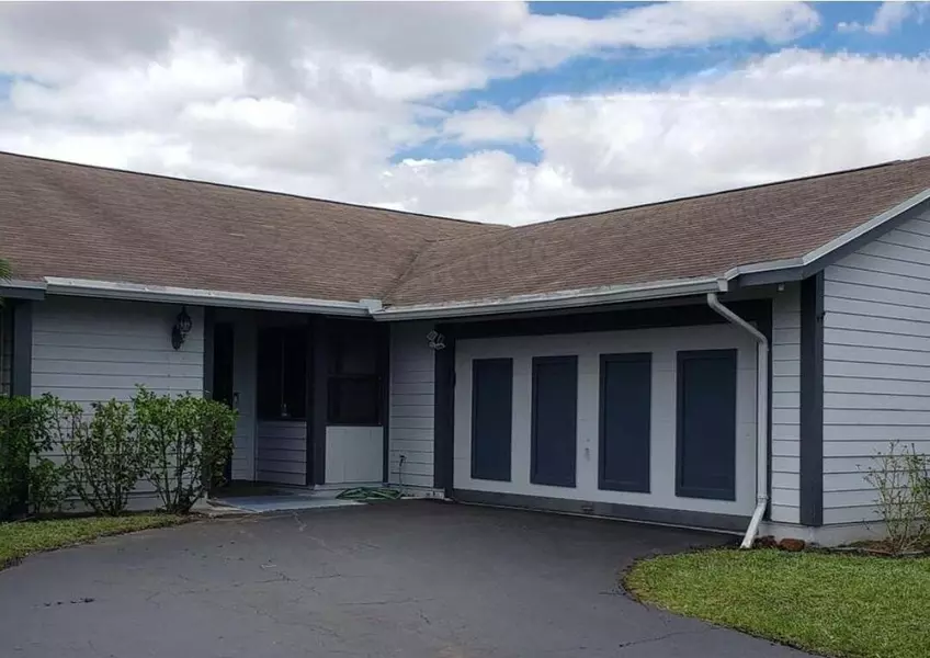 7771 Blackwood LN, Lake Worth, FL 33467