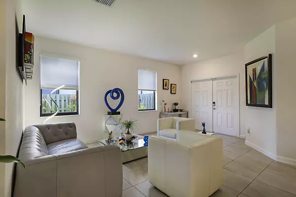Miami, FL 33179,21040 NE 2nd CT