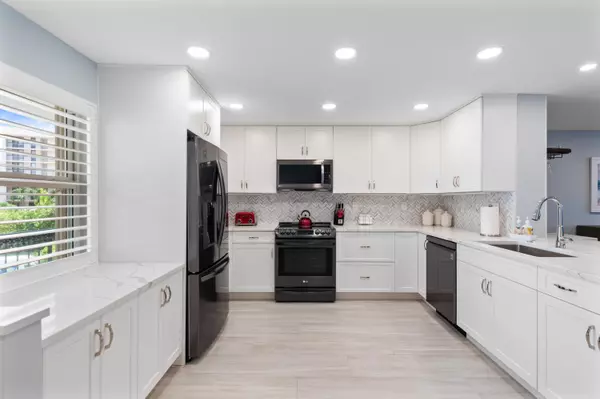 Boca Raton, FL 33431,2871 N Ocean BLVD R250