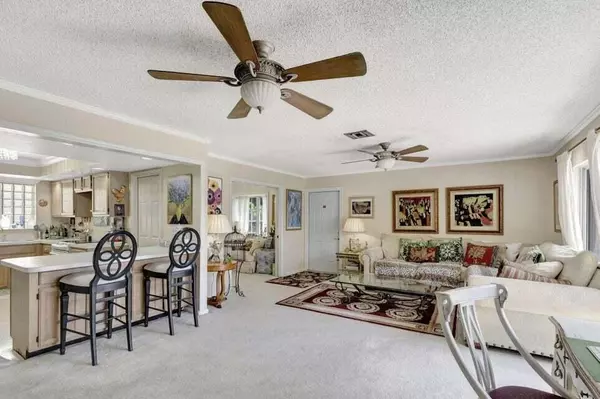 Palm Beach Gardens, FL 33410,11554 Winchester DR
