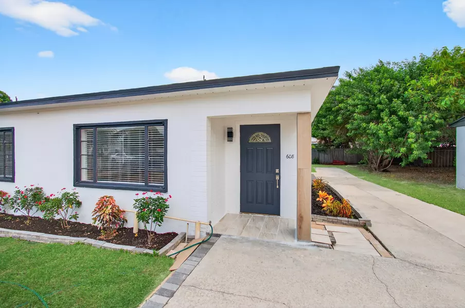 608 Fairfax RD, West Palm Beach, FL 33405