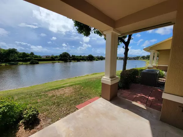 West Palm Beach, FL 33401,685 Pacific Grove DR 2