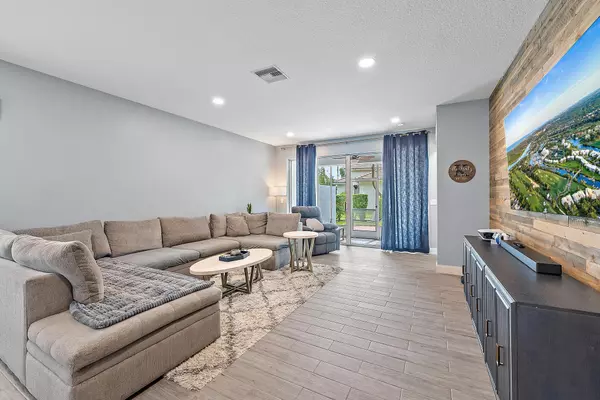 Royal Palm Beach, FL 33411,715 Belle Grove LN