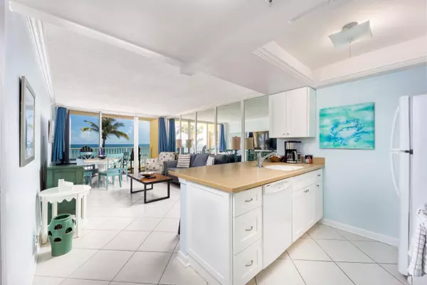 Jensen Beach, FL 34957,9800 S Ocean DR 304