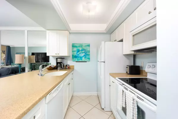 Jensen Beach, FL 34957,9800 S Ocean DR 304