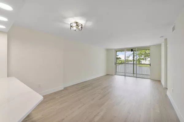 Tamarac, FL 33321,9575 Weldon CIR C313