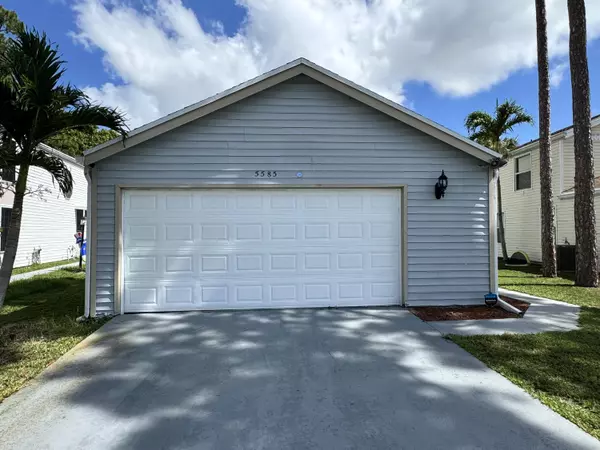 5585 W W Berry Blossom WAY, West Palm Beach, FL 33415