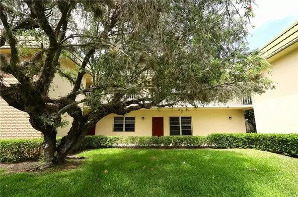 Vero Beach, FL 32962,44 Vista Gardens TRL 106