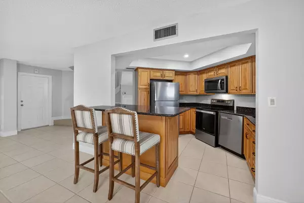 246 Seabreeze CIR, Jupiter, FL 33477