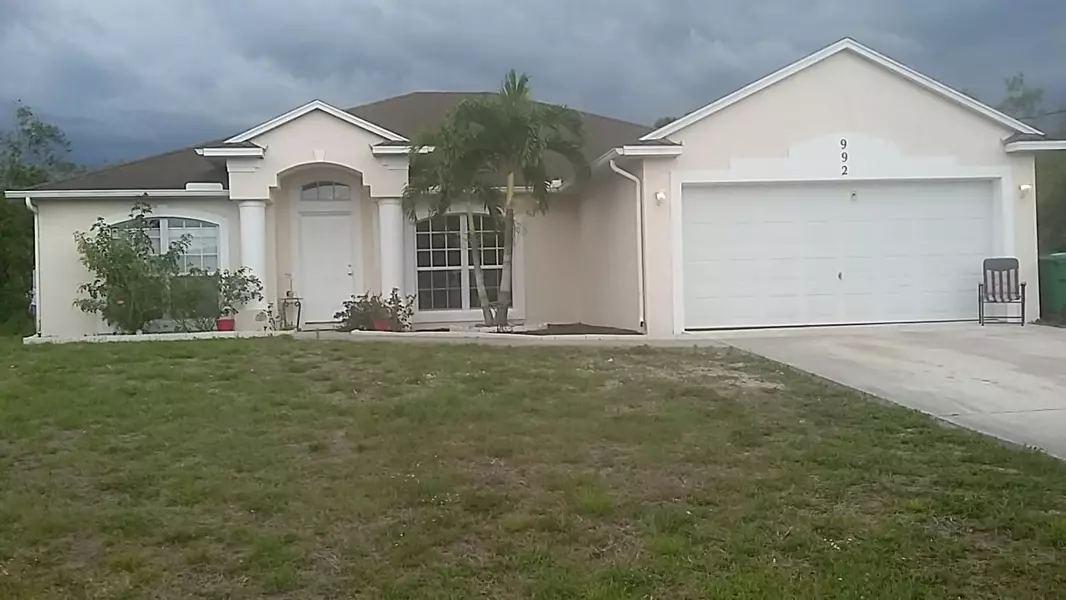 992 SW Mccomkle AVE, Port Saint Lucie, FL 34953