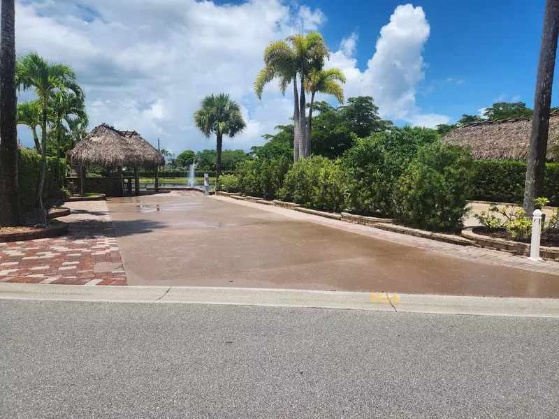 101 NW Boundary DR, Port Saint Lucie, FL 34986