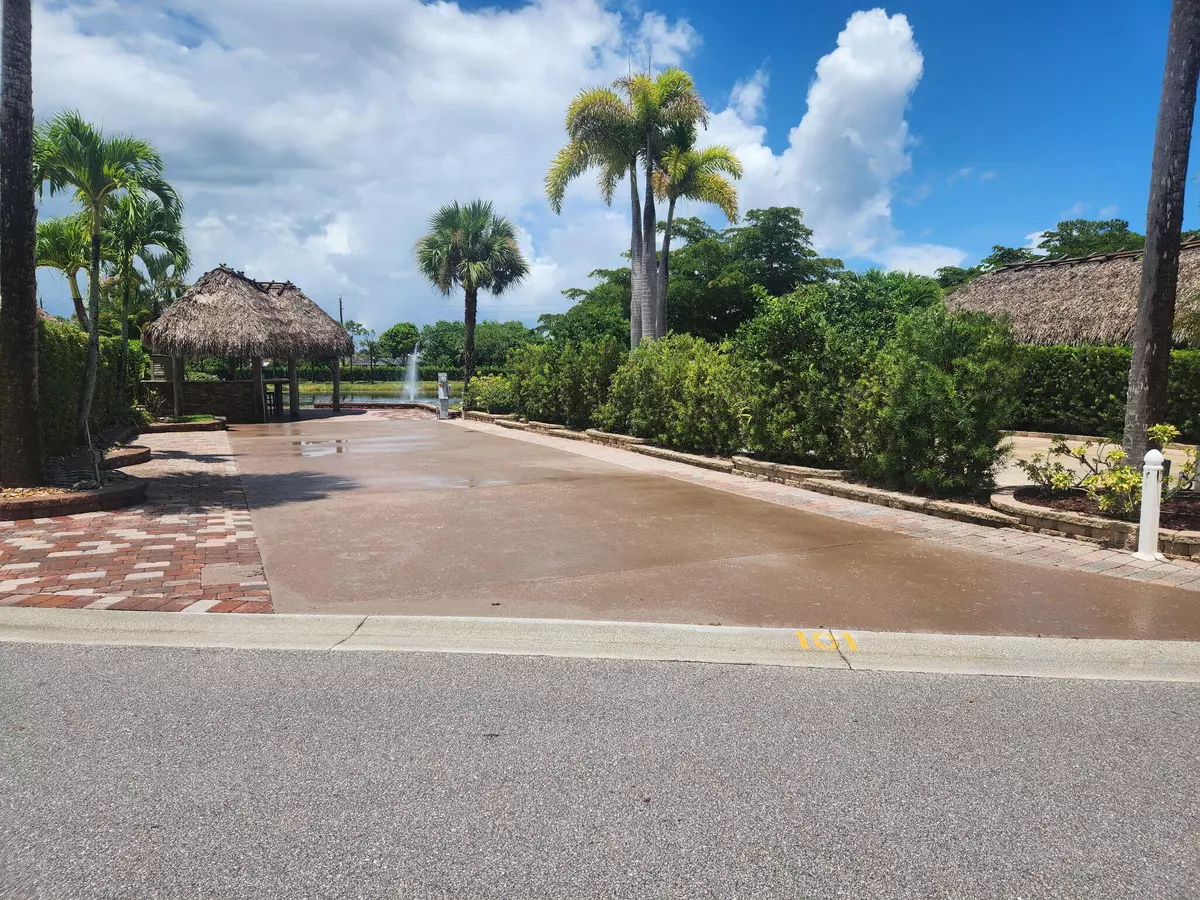 Port Saint Lucie, FL 34986,101 NW Boundary DR